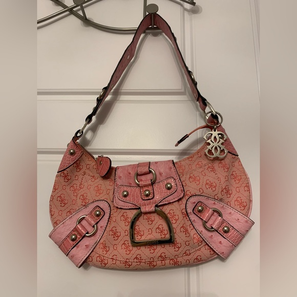 Guess purse - Picture 1 of 2